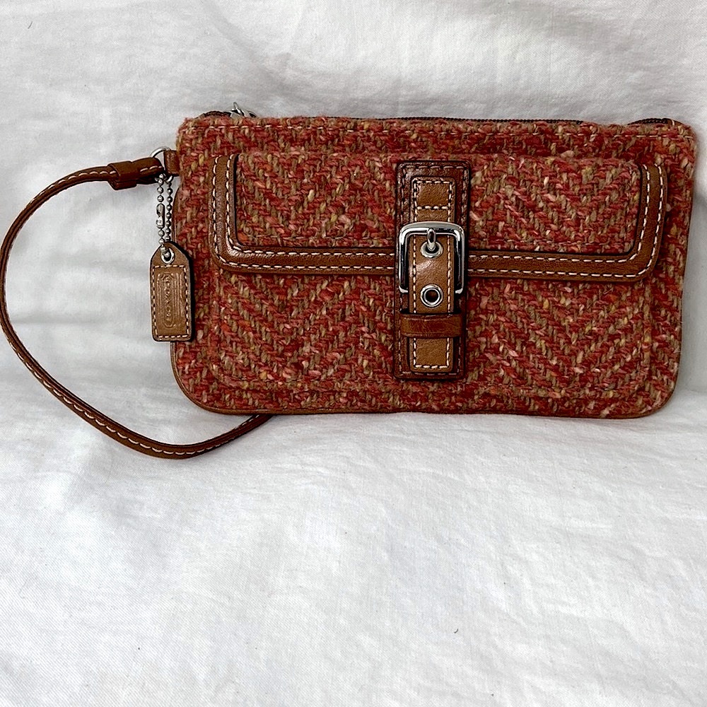 Coach 2 Scary Herringbone Hampton F40792 Wool Tweed Leather & Leather Wristlet - Picture 2 of 16